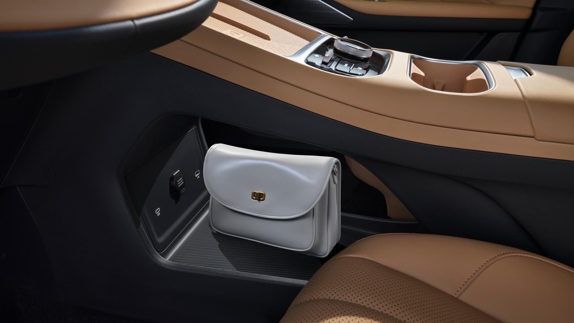 Geely EX5 EM-i storage bag.jpg